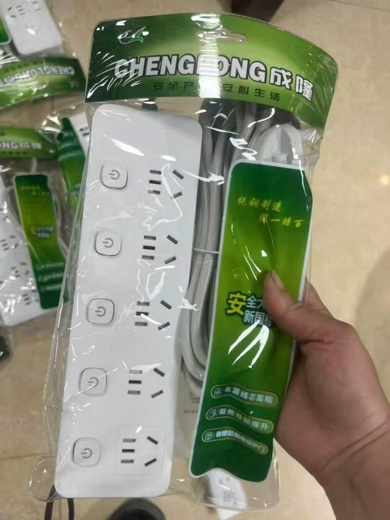 插板1万个左右，部分没有包装，3块多/个，500个起批
