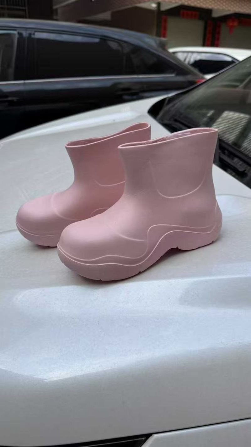 雨鞋1500双左右 超低价清！ 大人小孩都有！