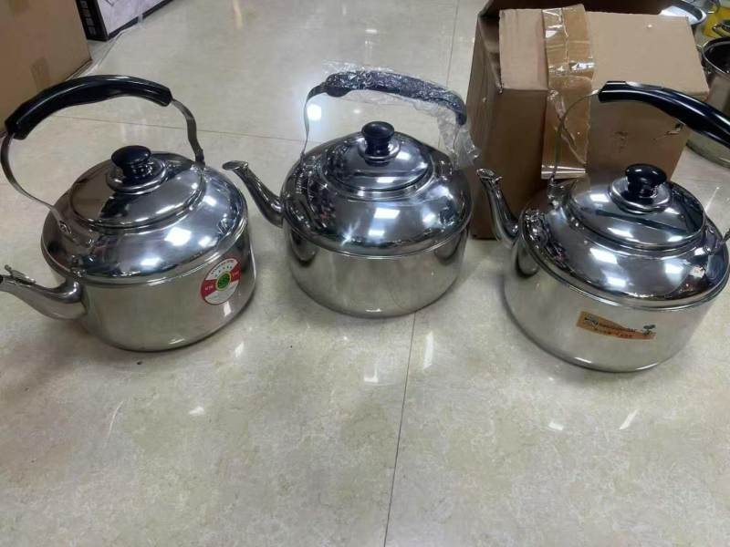 大水壶950个， 14元/个，100个起批。