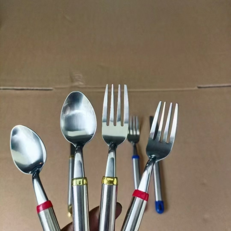 304餐具260公斤清货5元一斤。清地方做福利