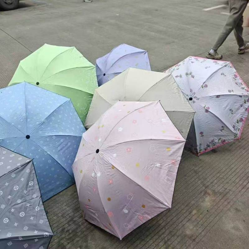 黑胶晴雨伞15000支，清货6块一把