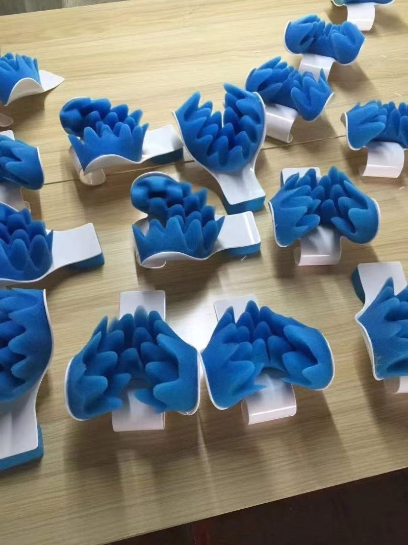 头颈按摩枕10264个，独立包装袋，原箱原件，价格非常便宜，拼手速！