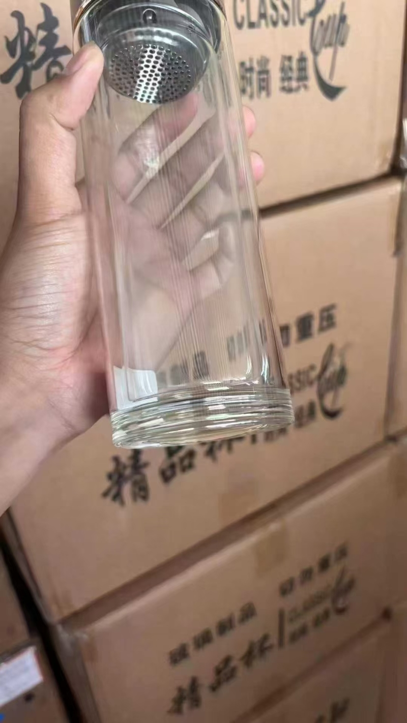 高端高硼硅耐高温玻璃杯到货5000个，原箱原件独立彩盒包装，低价处理，全清4.8一个。