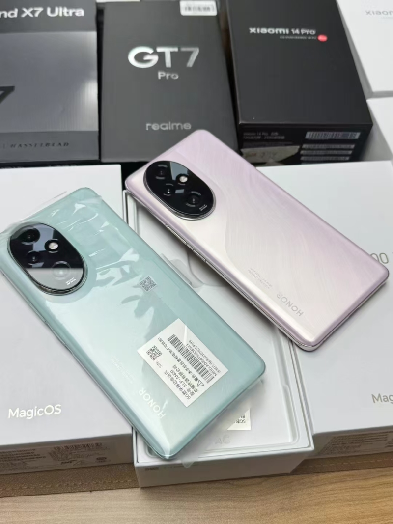 朋友圈福利，荣耀200pro12+256，全套演示机，1890元，仅5台，拼手速！