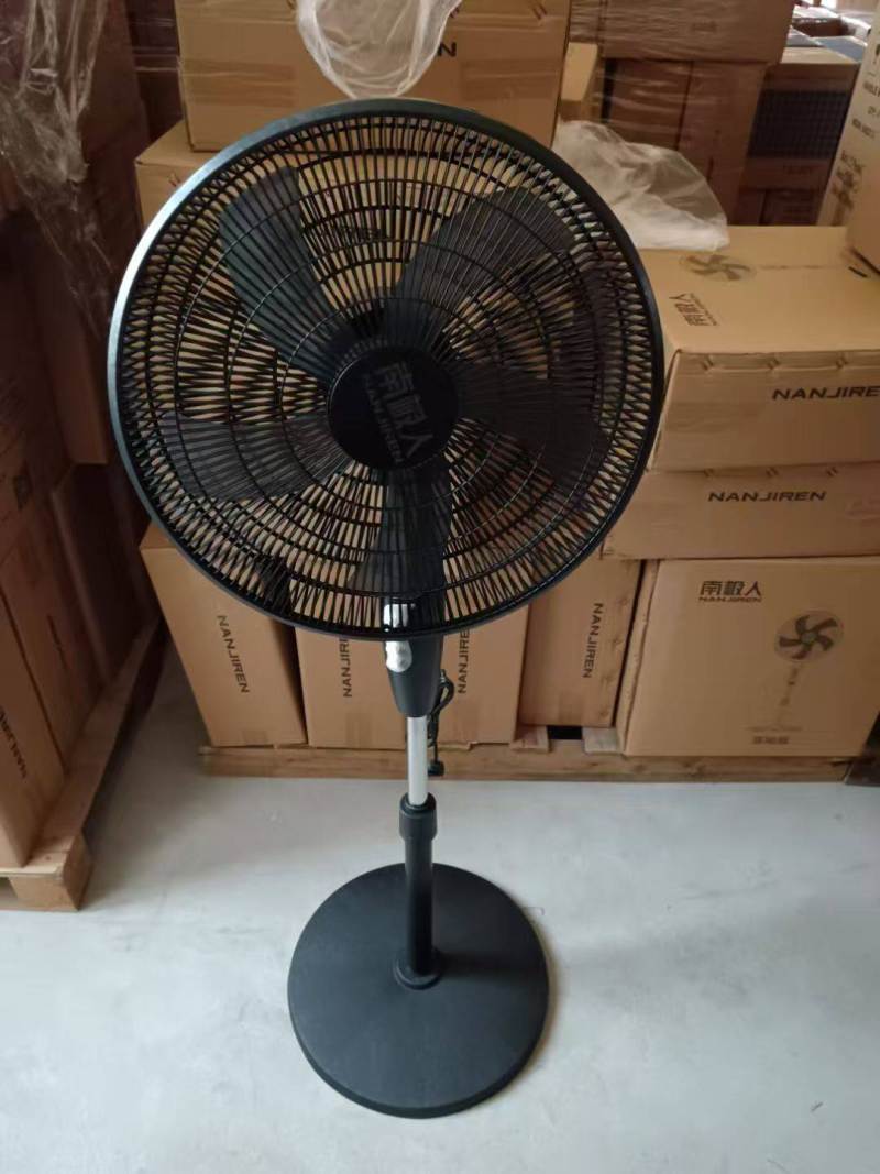 风扇黑寡妇系列，数量不多，货板正，便宜处理