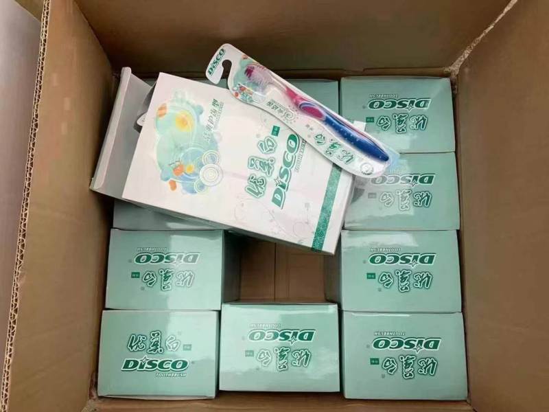 高档牙刷到货40万支，大货非常整齐，独立彩盒包装，便宜清货