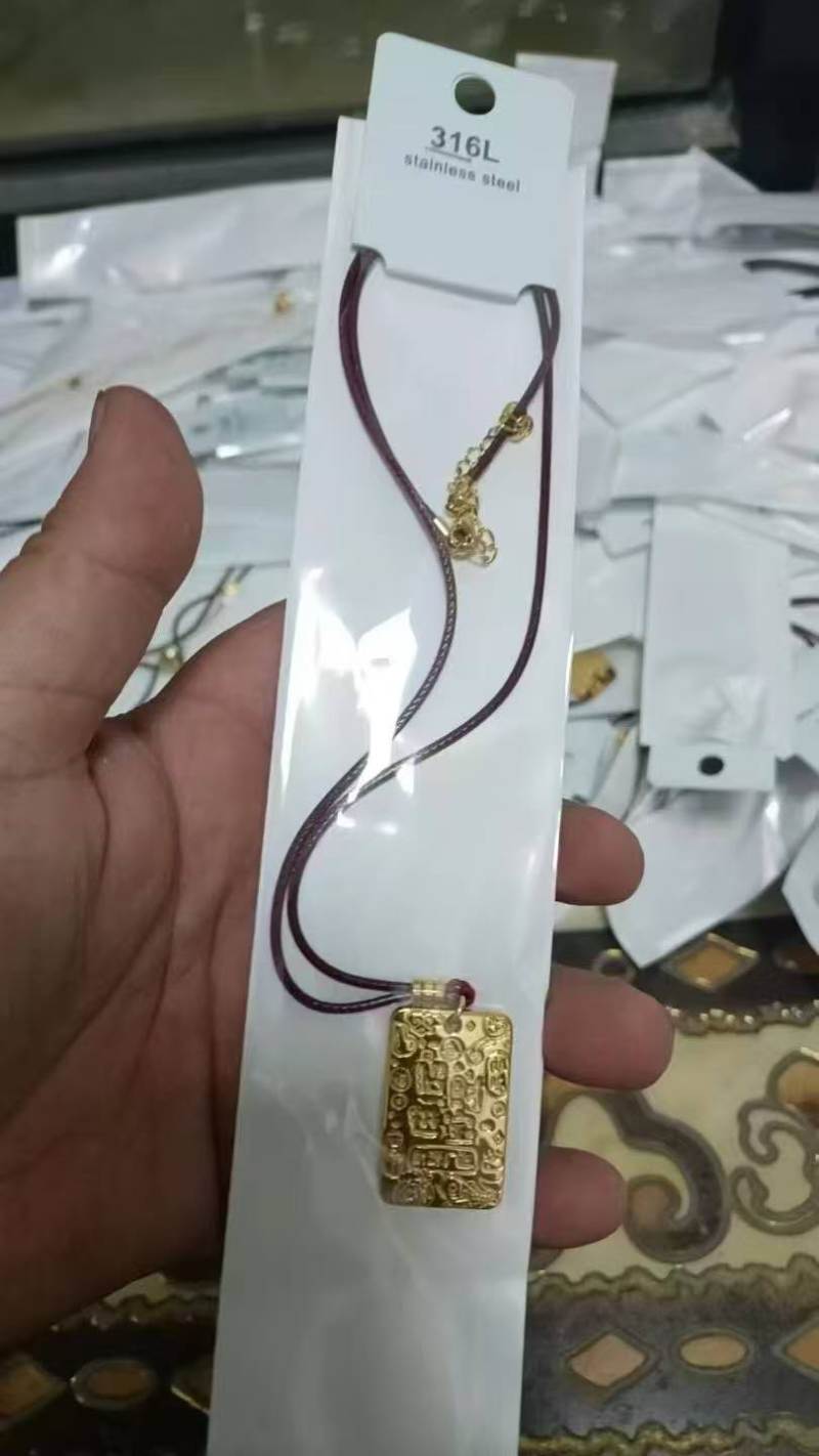 精品项链10000条，独立包装，便宜处理