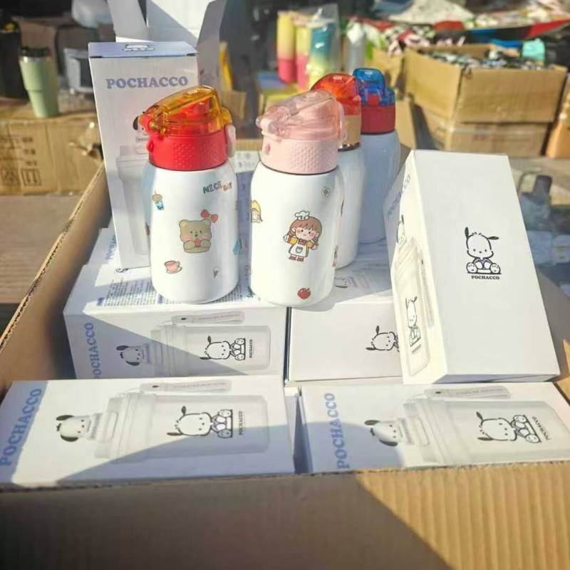 500毫升儿童杯1792个，清货8块一个