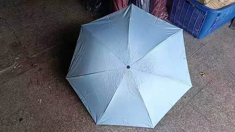 7 k黑胶雨伞，2000把，支持分货 全清​6.5元一把