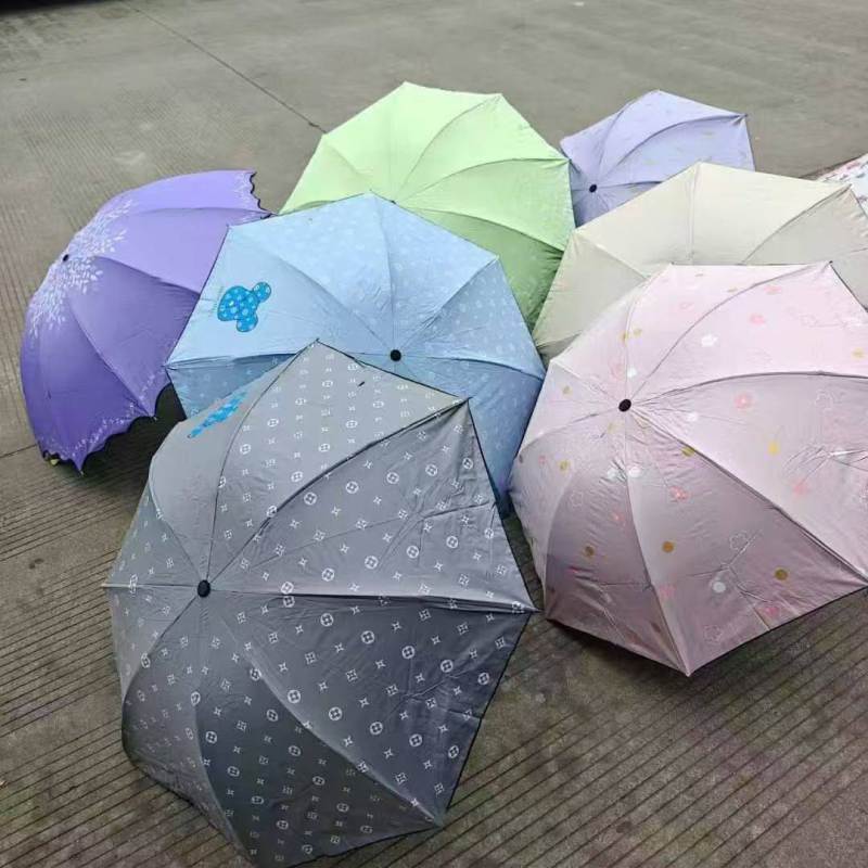 黑胶晴雨伞15000支，清货6块，全部福利价，花色多