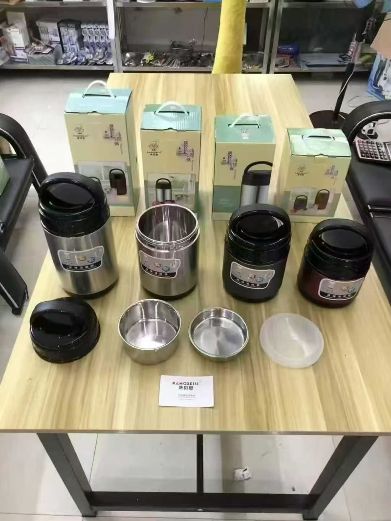 1.0L跟1.4L两个规格，剩180件左右，每件24个，低价处理，全新原件彩盒。