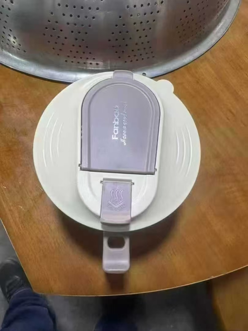 2000个泡面碗，1400毫升。独立包装。清货便宜