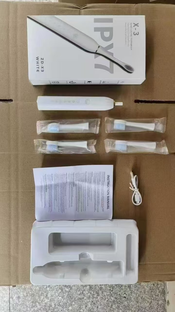 充电款电动牙刷6000套，原箱原件。清货价8.8一套。