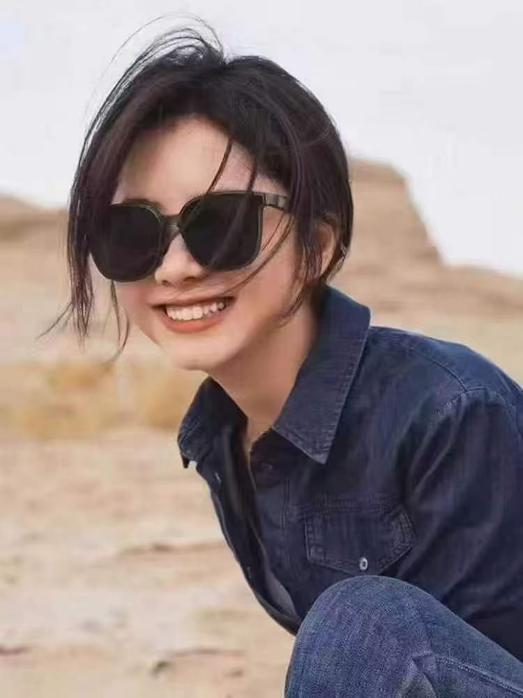 太阳镜 5万 一个款 非常便宜清 单个OPP袋包装，一盒20付，一箱600付装，工厂一手，价格到位 PC材质