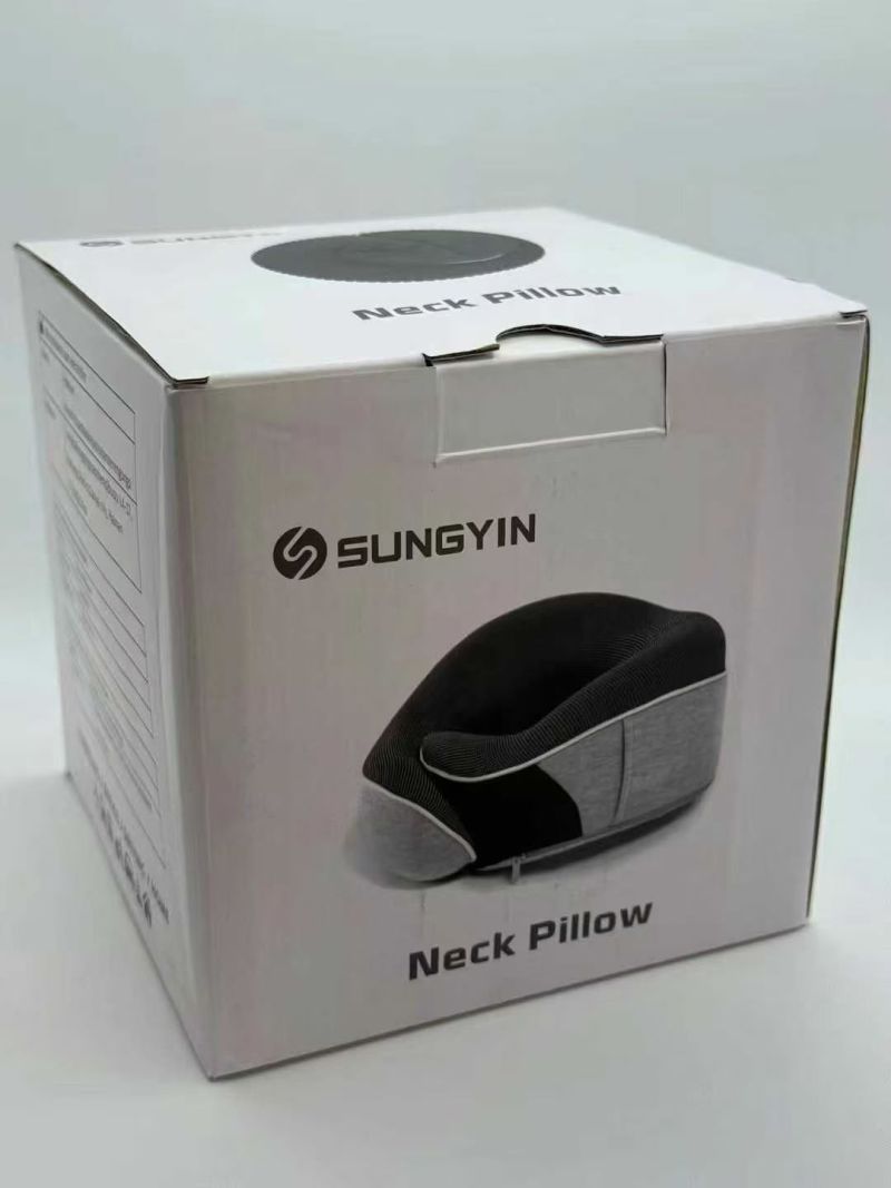 跨境电商出口德国🇩🇪的一款高品质记忆U型枕、旅行颈枕。品牌：SUNGYIN、适用场景：飞机、汽车、火车、轮船、地铁、办公、居家等。材质：泰国进口乳胶。黑灰配色。带一副眼罩和睡眠耳塞。全新原箱到货330套、合适的私聊