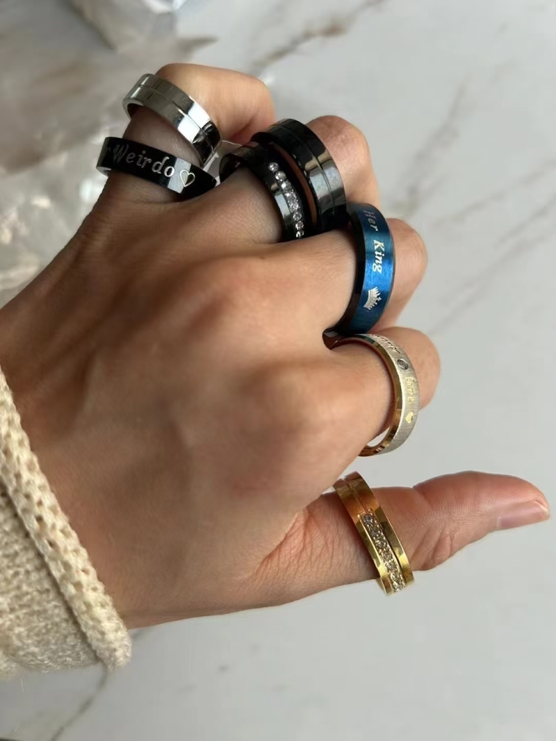 12000个戒指💍，各种款式各种码数，不锈钢材质，需要的私聊