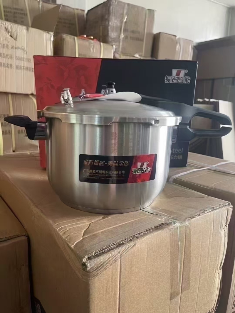 304材质品牌高端压力锅，正品原件处理500多件、件装4/6个，打底工艺[强][强]规格内径足码22-24-26-28-30#懂货的速度，十年难遇的高端好货，主要是价位还超级哇塞[勾引][勾引][發][發]