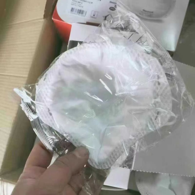 外贸口罩4000箱左右，当废品处理，几块钱一箱
