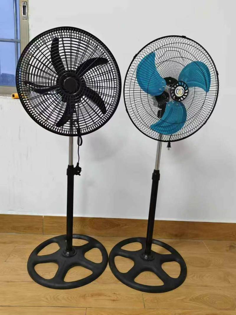 110v出口外贸，18寸大电风扇， 一件 两台装 ，全新彩包， 2000台， 低价处理！