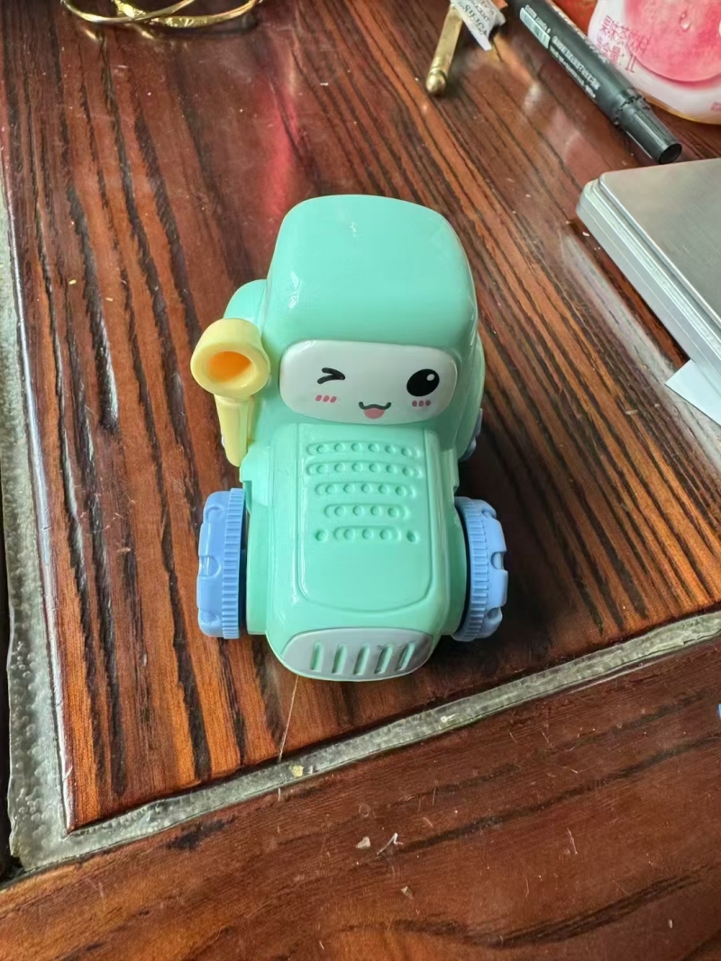 小孩玩具车2000个，1.x元一个