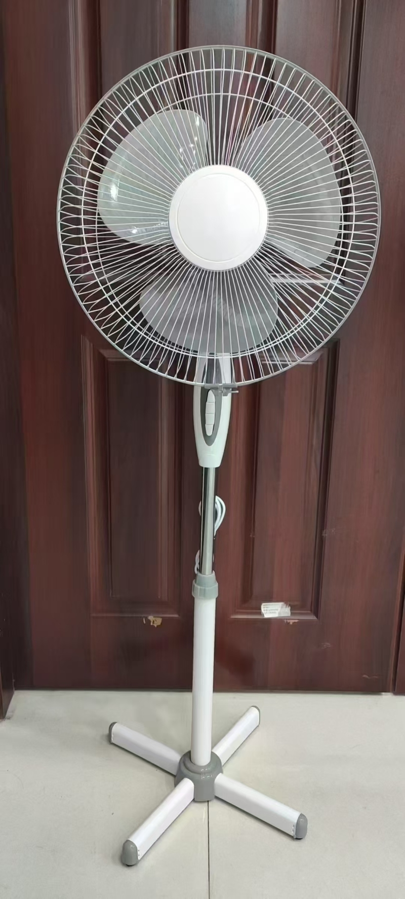 220v出口外贸，落地扇， 欧规，两圆插头， 1200台， 低价！