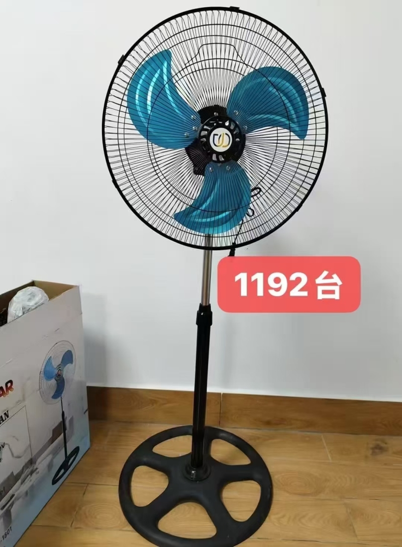 110v出口外贸， 18寸大电风扇， 一件 两台装 ，全新彩包， 2000台， 低价处理！