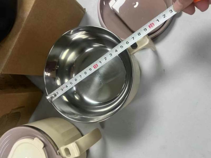 不锈钢泡面碗，304材质， 4块多一个。