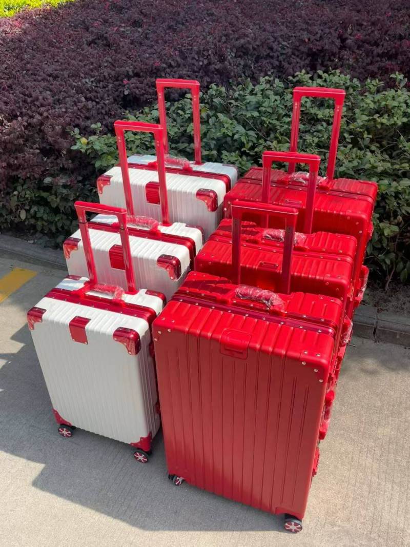 旅行箱 拉杆箱 铝框 ​一个柜