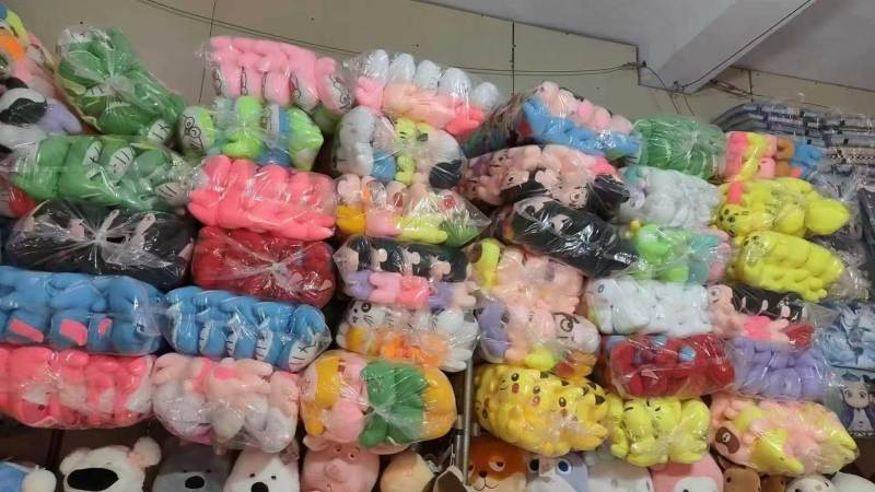 全新7寸毛绒公仔30000个，适合礼品，赠品，广场套圈。多元店。清货2.5一个