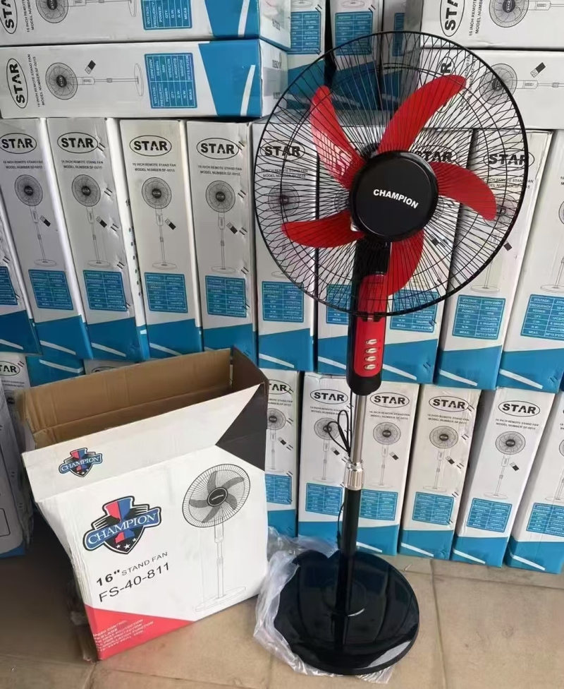 220v出口外贸， 16寸落地扇，欧规 带定时功能， 质量很好的， 200来台， 便宜清货 4x元！
