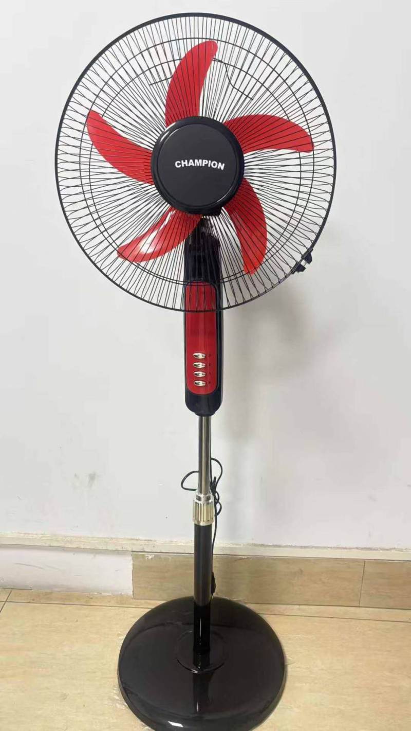 220v出口外贸， 16寸落地扇，欧规 质量很好的， 200台， 便宜清货 4x元！