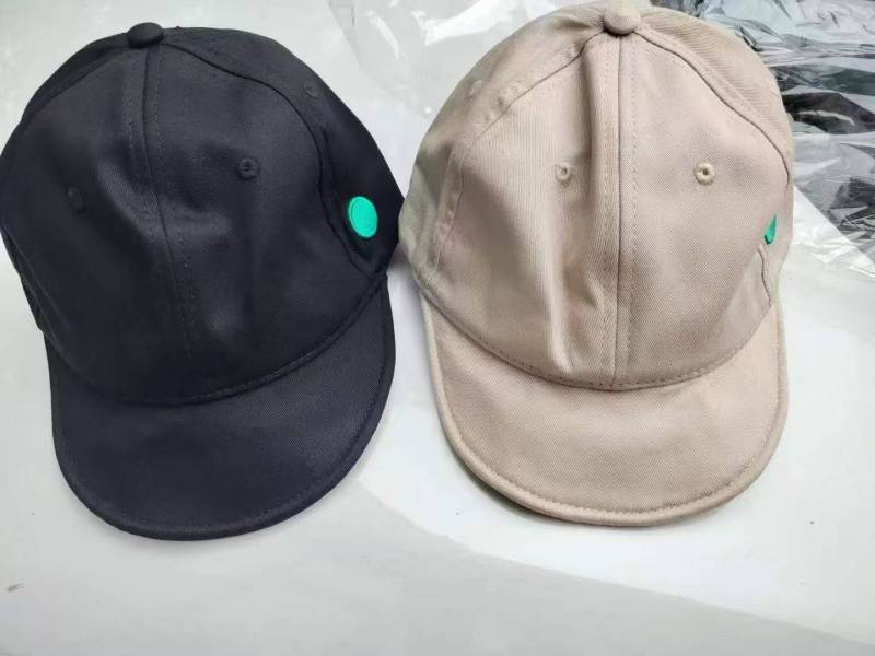 出口外贸原单帽子两个颜色平均。数量5万个纯棉的。价格2元
