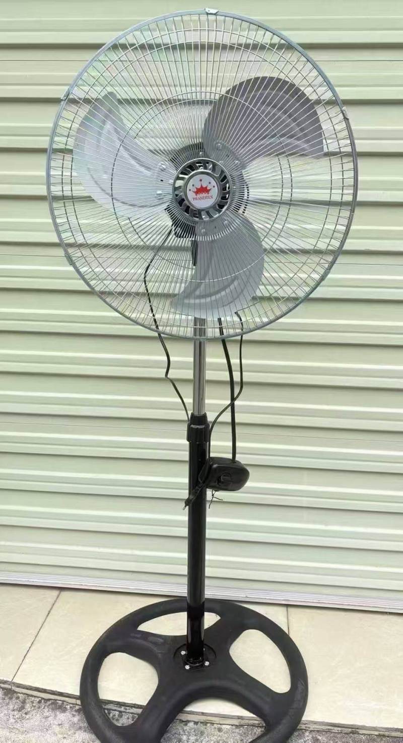 220v出口外贸， 18寸，铁叶金属大风扇， 欧规！ 800台， 低价！