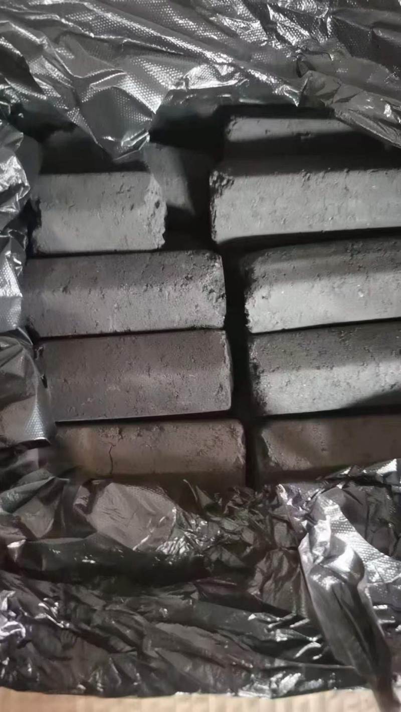 烧烤炭300箱炭，10斤装，回仓库加价 ​用得上的来， ​10元一箱