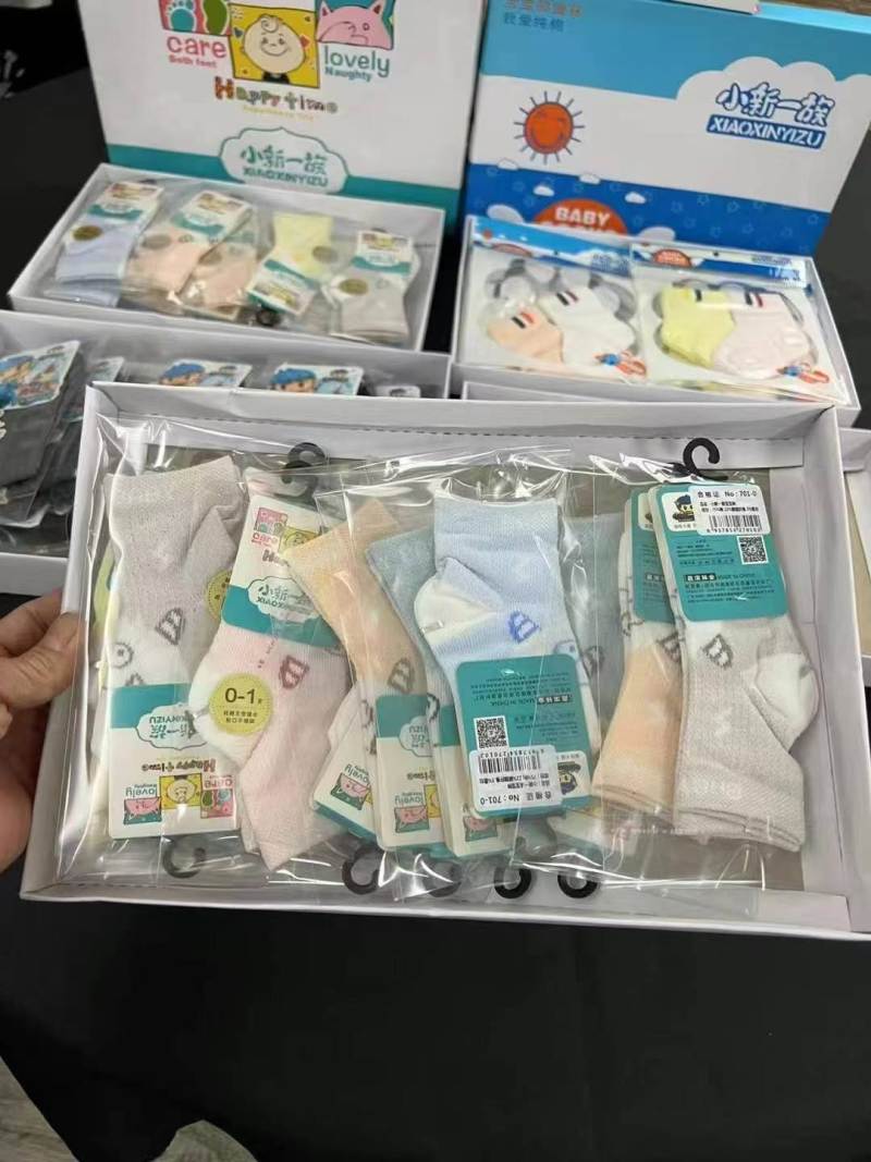 儿童袜子2万双 品牌货 小新一族 懂货的速度 板板正正 整整齐齐 0.55元一双