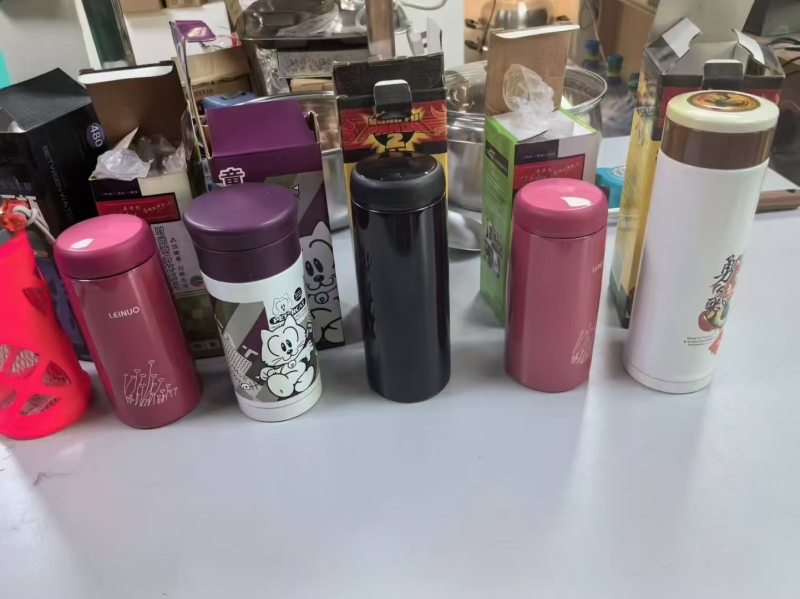 4000个左右， 5.5元一个！ 分货200个起批。