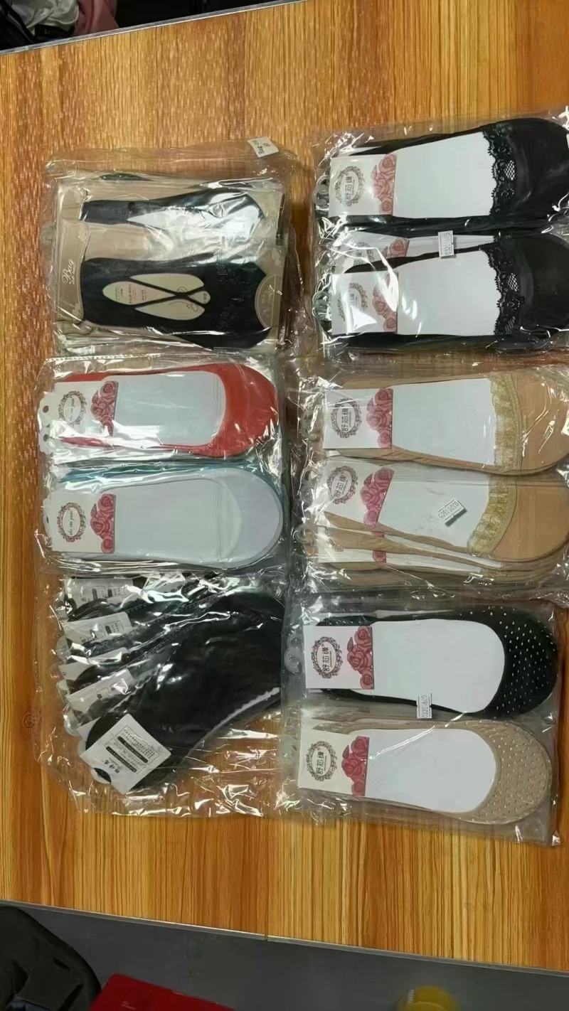 女士袜子8000双 亏本，毛毛钱清