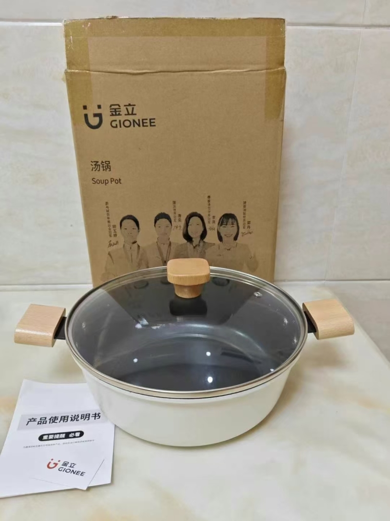 金立野外露营锅具，产品非常厚重，做工质量非常好，纯实木把手，便宜处理 煎锅435台 汤锅397台 奶锅479台
