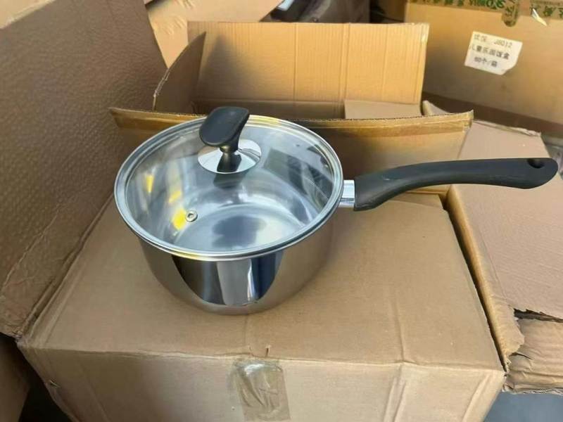 22公分复底奶锅，900个左右，13块一个，可以分货出