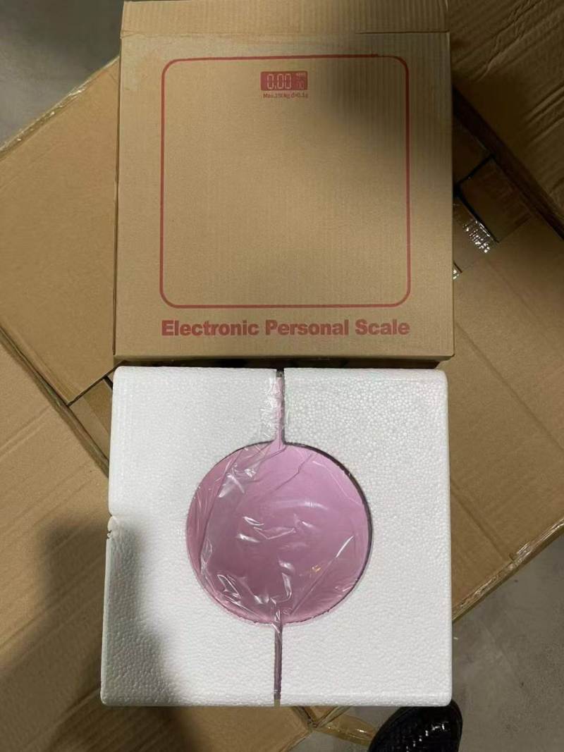 人体秤到货8000个左右，质量做工无可挑剔，大货整箱整件，高颜值，品质很好，几块钱清货，可分货出