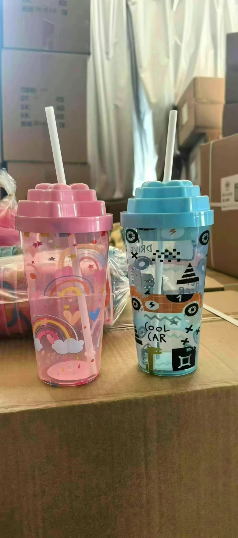 600ml吸管杯全新货，一纸箱装360pcs ​处理块块钱