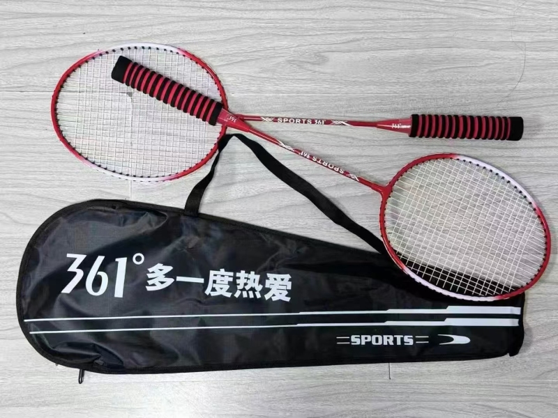361品牌羽毛球拍套装，带球，到货2300套