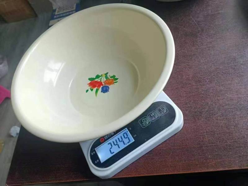 38~22搪瓷盆入库几十吨，按吨出