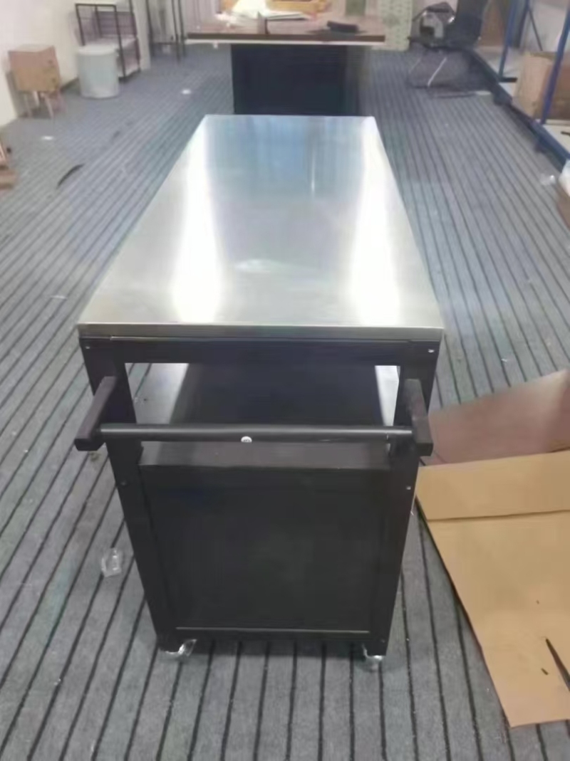 不锈钢外贸餐车2个款各250套，一共500套，板板正正，废品价出