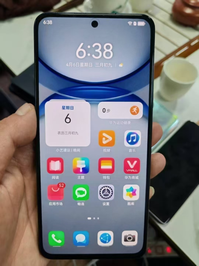 华为nova12se，8+256。七天无理由退换下来的机器。单机。500台左右
