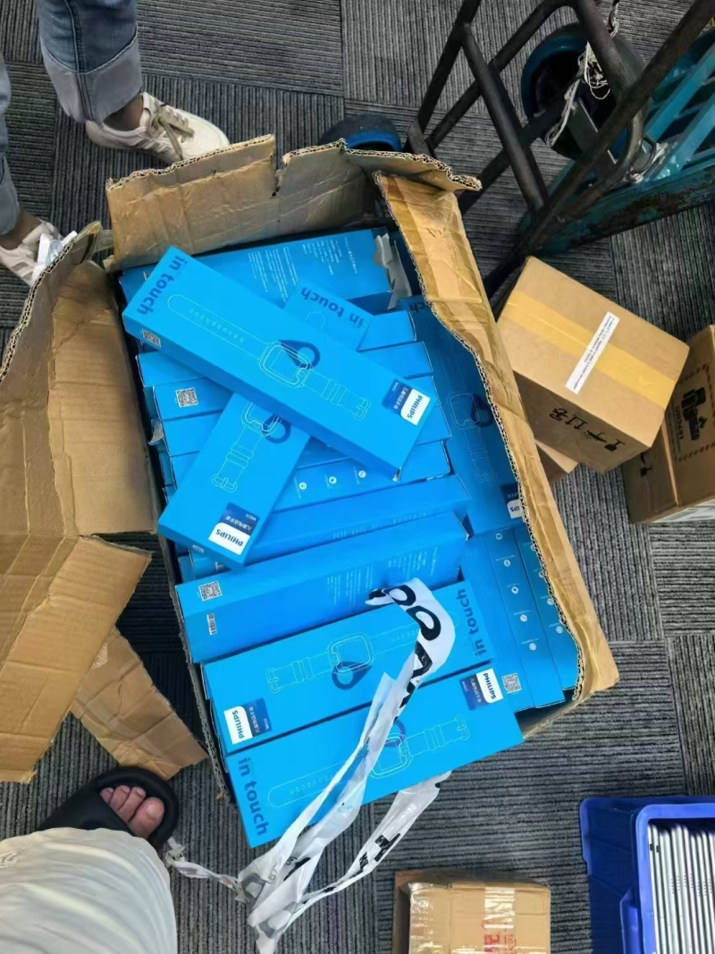 飞利浦W601，全网通4G， 儿童手表到货120个 ，4X元