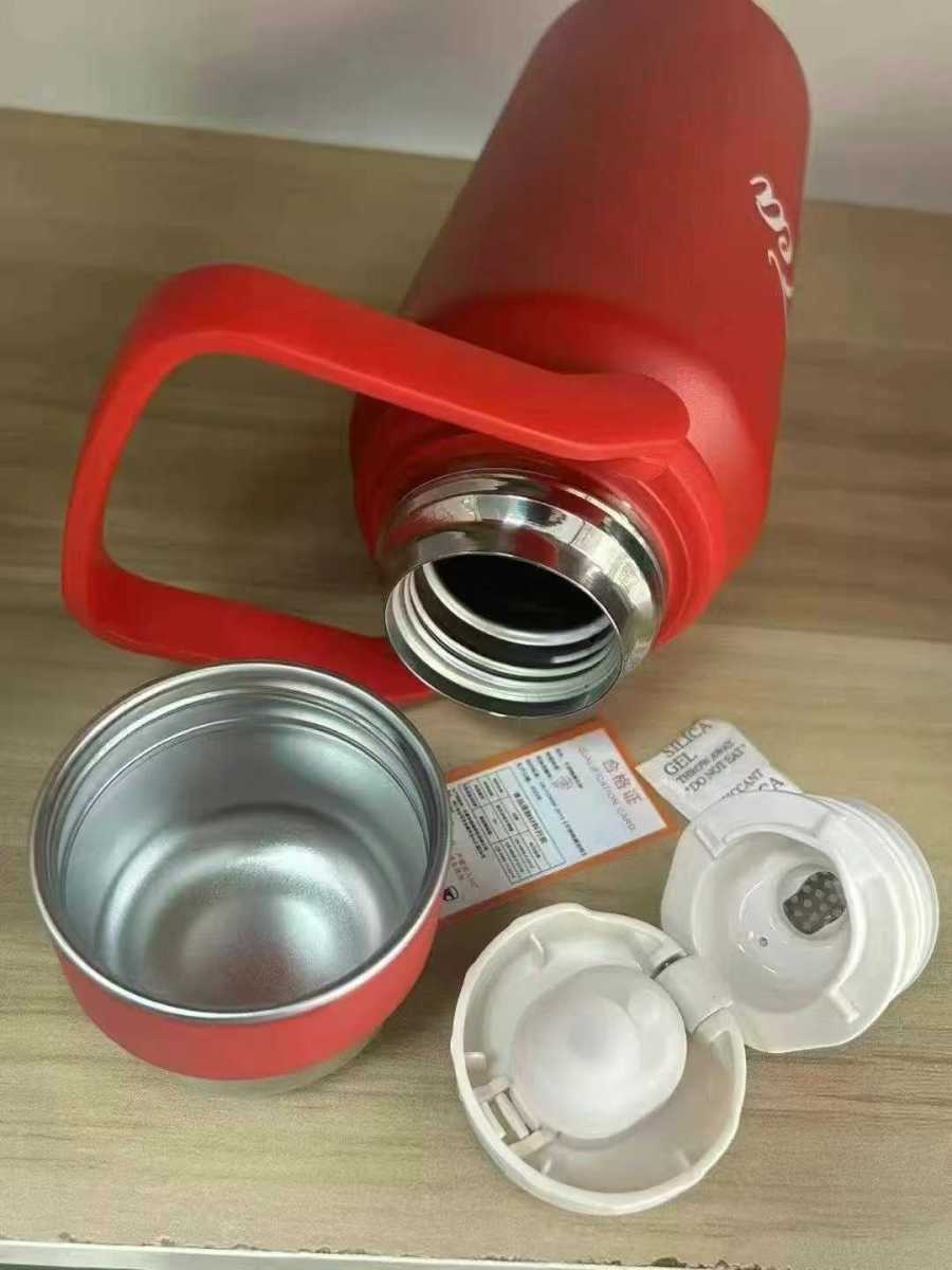 品牌保温大水壶，316不锈钢材质，1200毫升，1500pcs。低价抛 电话微信同号15515665791 主做全品类五金百货，小电器，更多商品，欢迎国内外友人，前来加微咨询洽谈合作。