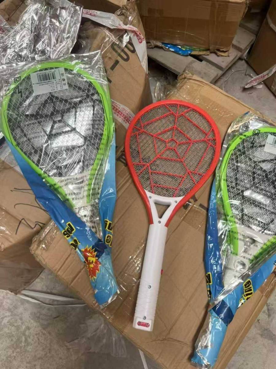电蚊拍最后400个左右， 6块一个，清完无！ 电话微信同号15515665791 主做全品类五金百货，小电器，更多商品，欢迎国内外友人，前来加微咨询洽谈合作。